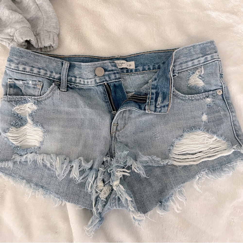Light wash Abrecombie & Fitch denim shorts